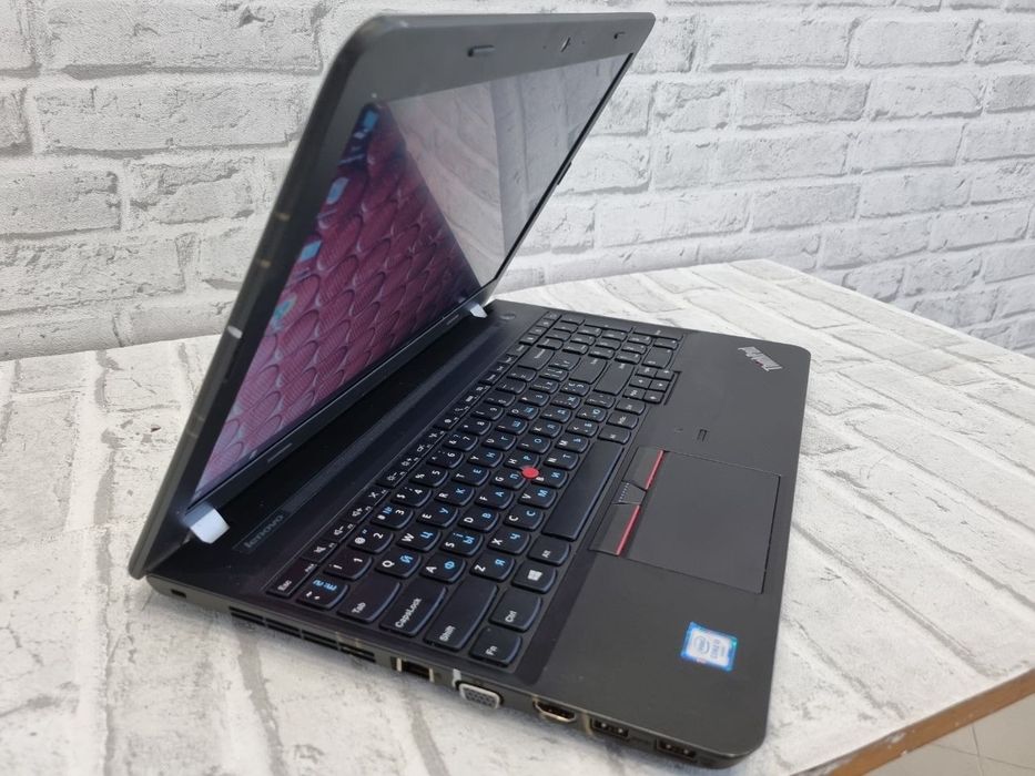 Lenovo 15,6" на i5 та 16Гб ОЗУ, 250Гб SSD
