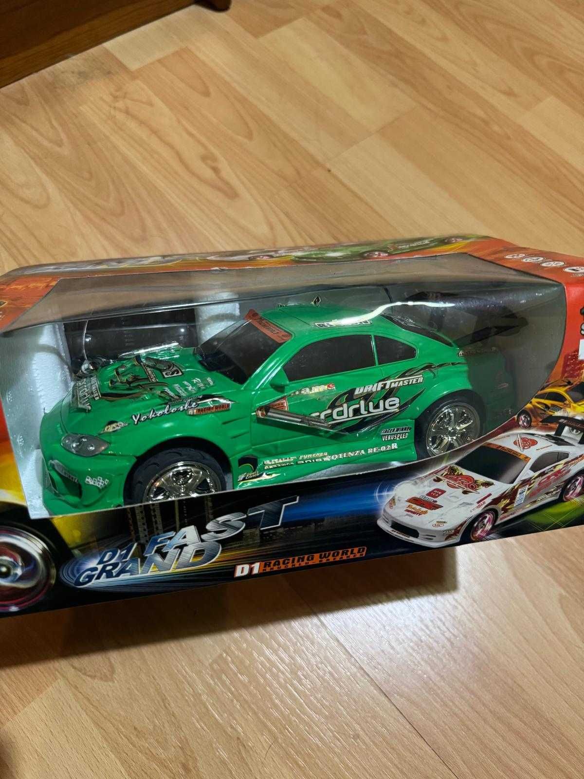Carro telecomandado da marca Dapex , modelo D1 Grand Driftmaster