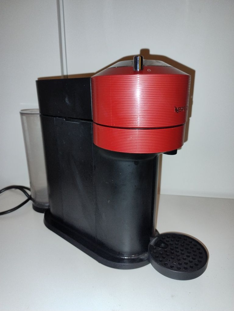 Nespresso vertuo ekspres na kapsułki czerwony
