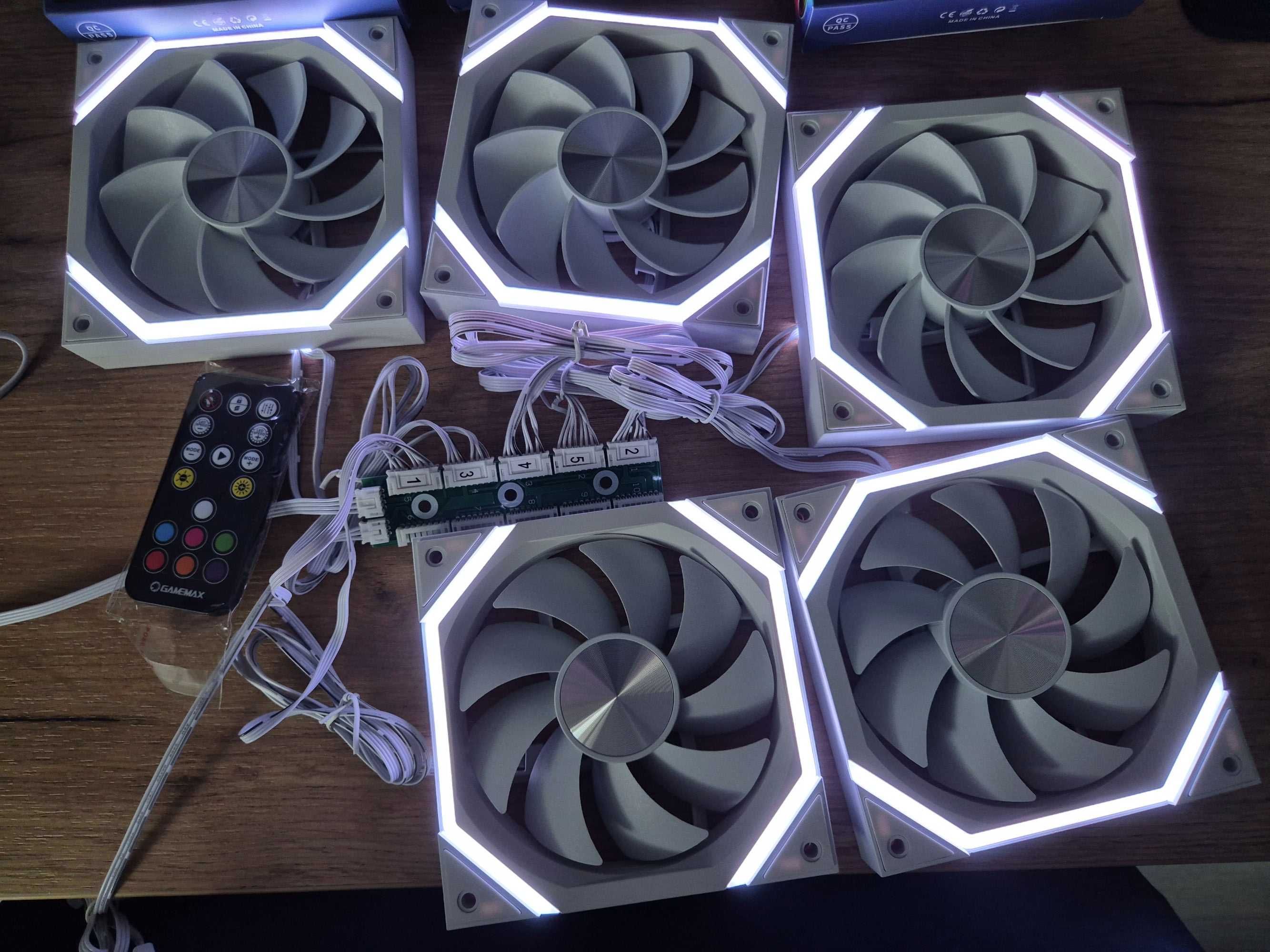 5*120mm набір вентиляторів A-RGB з хабом і пультом. GAMEMAX. 4pin PWM