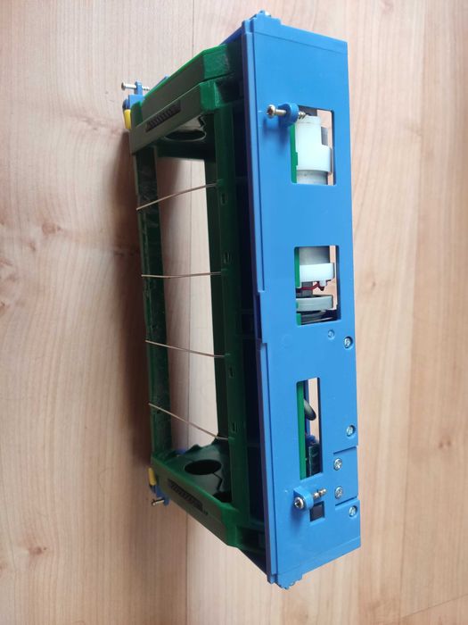 Rodas, compart. escova,motor escova lateral, roda frente Irobot Roomba