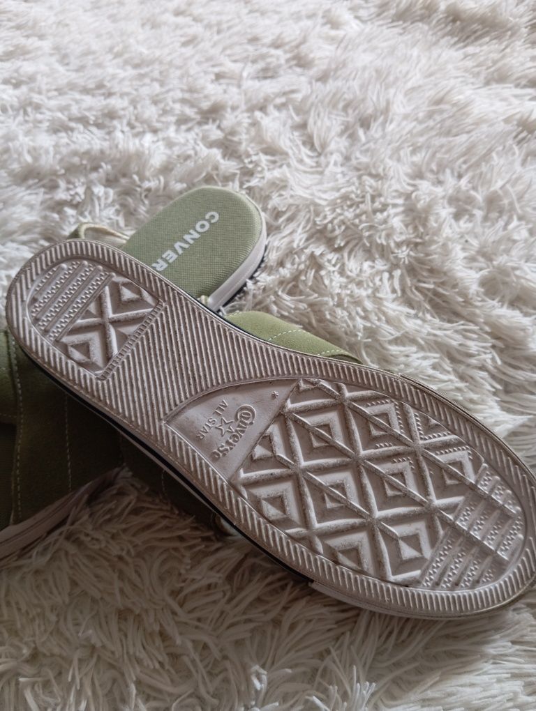 Klapki Converse oliwkowe