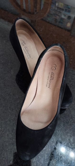 Sapatos pretos, em pele, n.37
De salto alto,