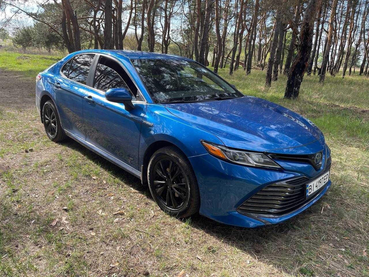 Продам Camry 2018 року (гібрид)