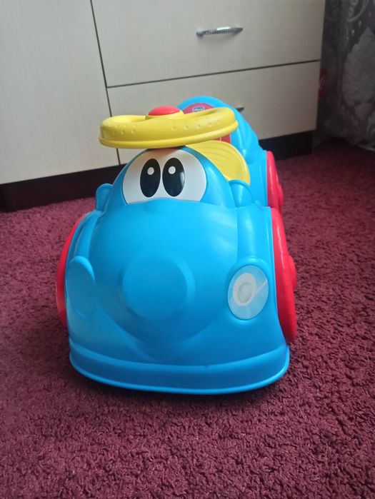 Дитяча машинка толокар chicco