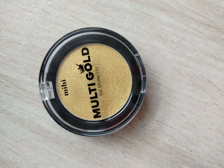 Multi gold wielofunkcyjny produkt puder cień do makijażu firmy Mihi