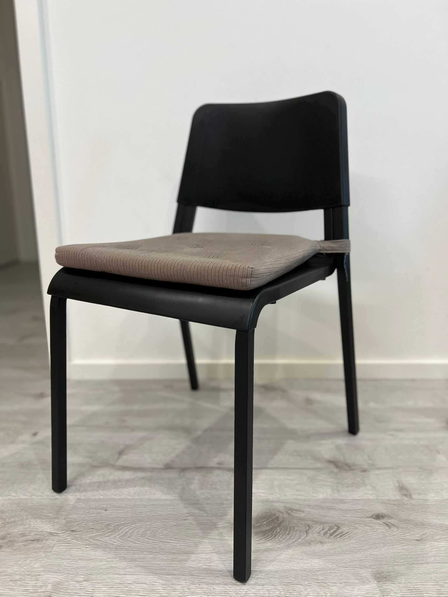 Mesa e 4 cadeiras IKEA