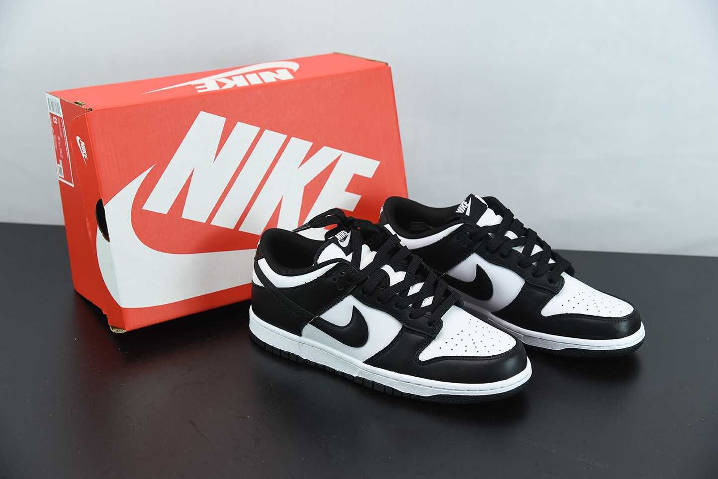 Nike Dunk Low Panda