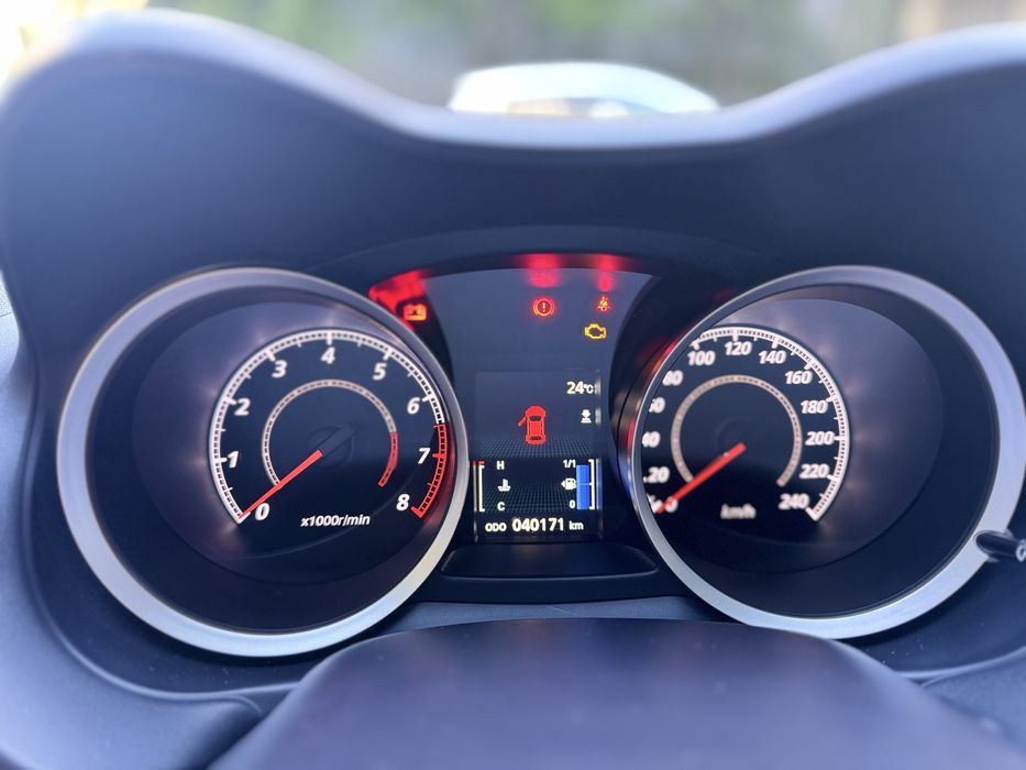 Продам  своє авто  Lancer X (выпуску.  11.2015) в надійні руки)