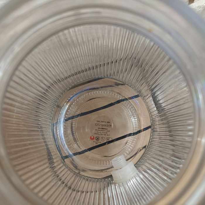 Słoiki z kranikiem 2 sztuki na podstawie