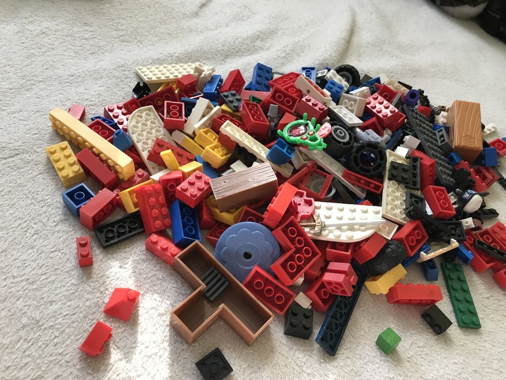 Klocki dwa pojemniki nie Lego