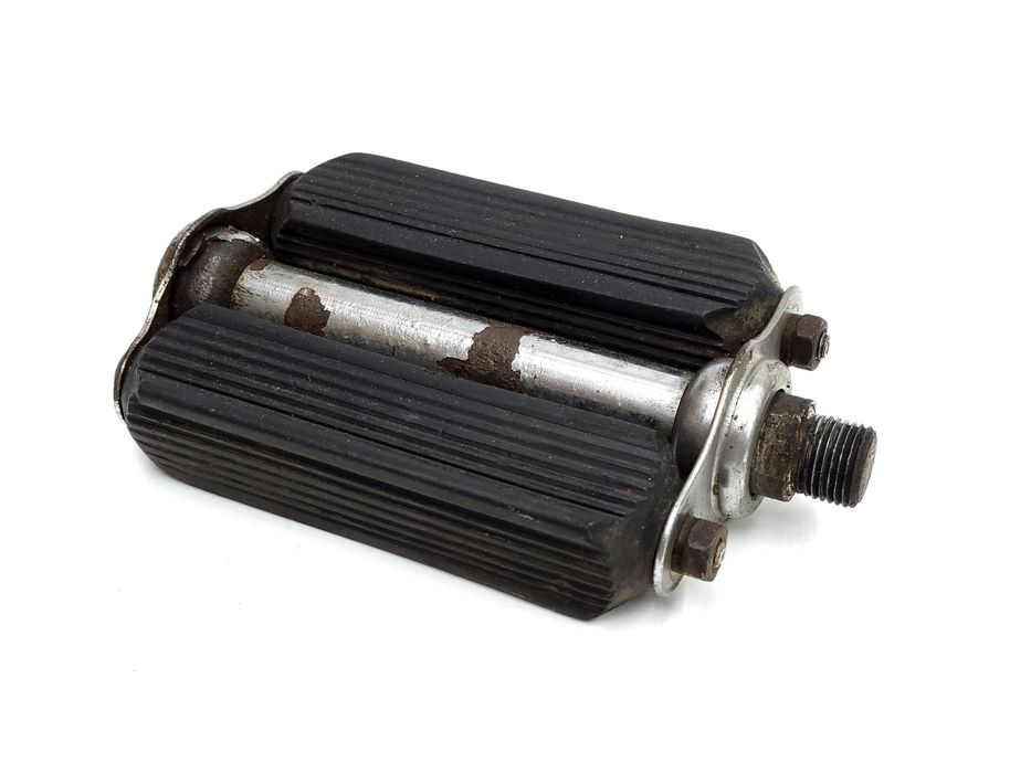 Prawy pedał gumowy ZZR Romet Popularny Ambasador Karat Komat PRL