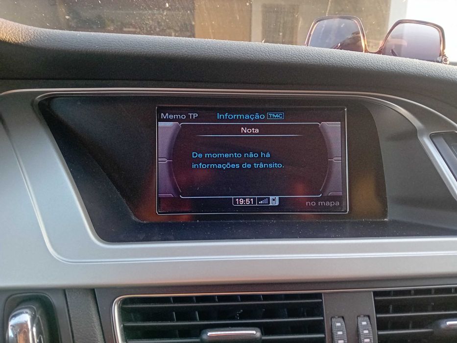 Carro como novo com todos os extras