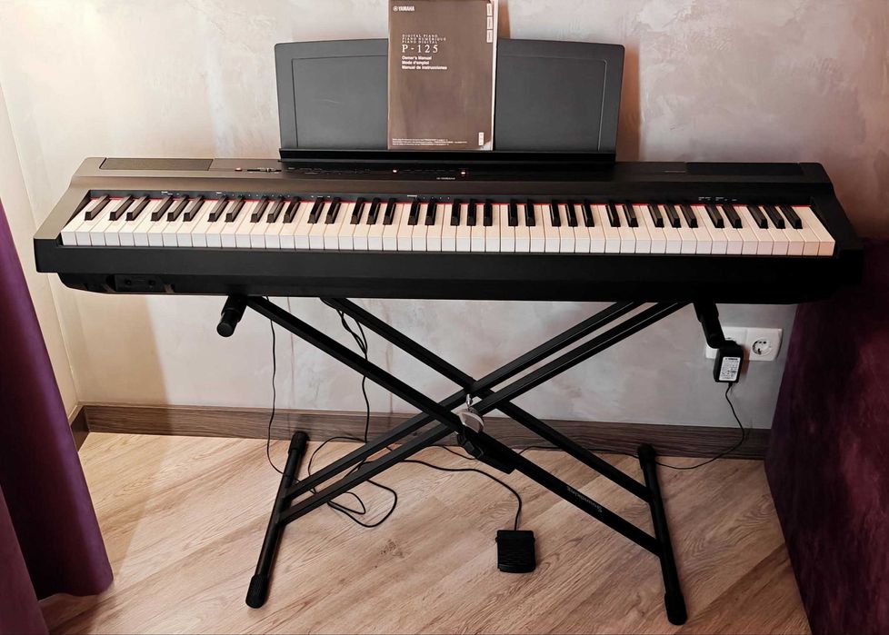 Цифрове піаніно Yamaha P-125 Black + Стійка для цифрового піаніно