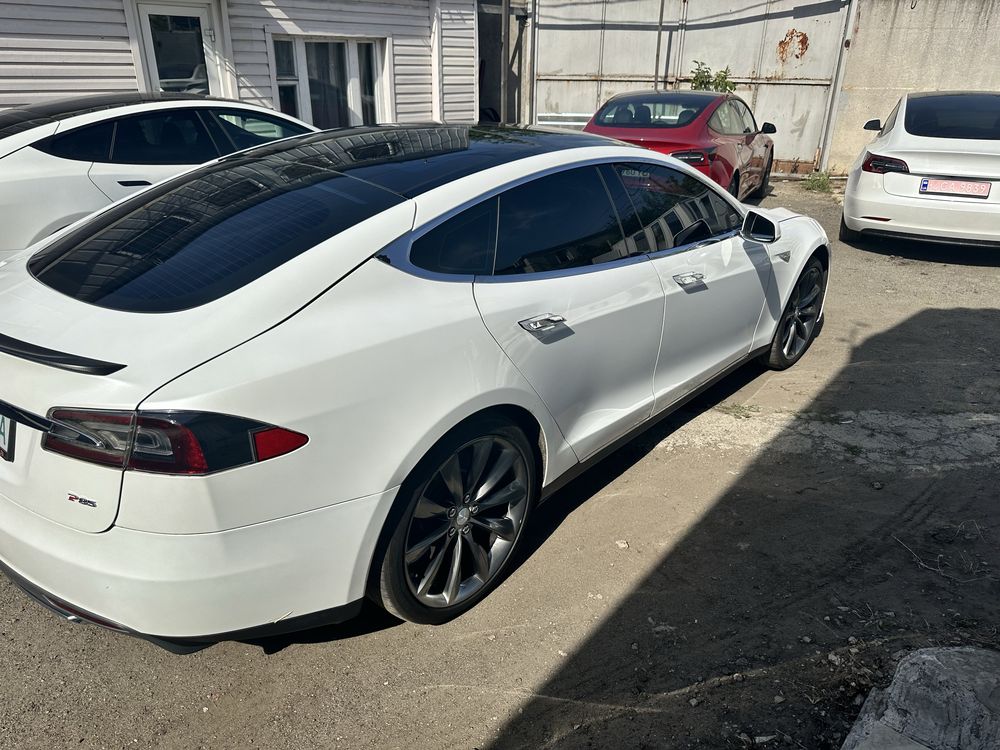 Tesla model s perfomance