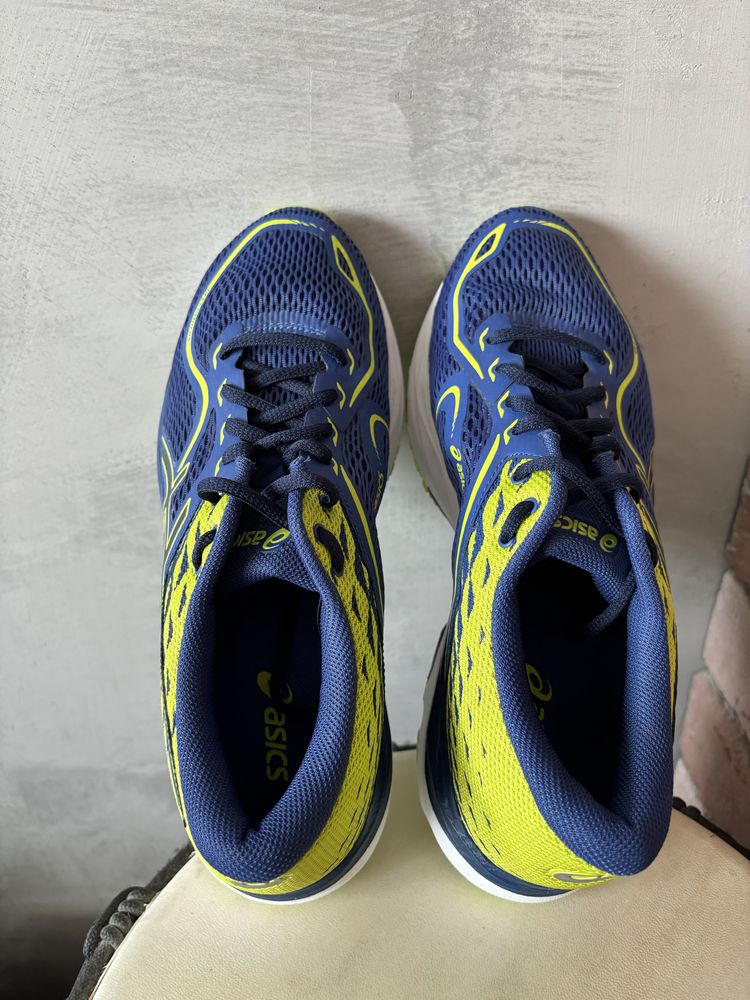 Asics Gel-Cumulus 19