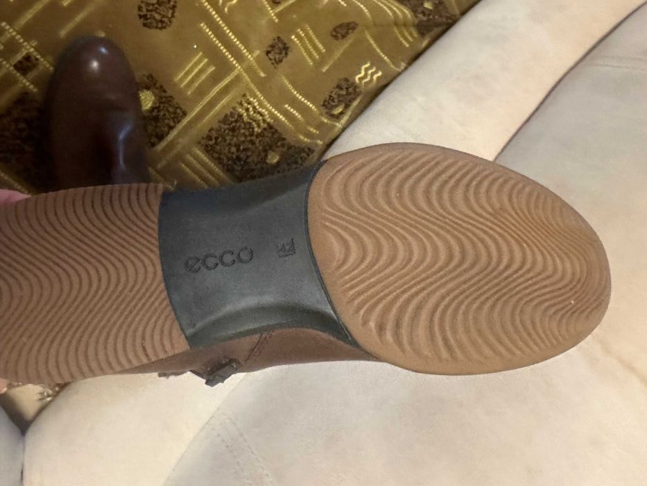 Жіночі шкіряні чобітки