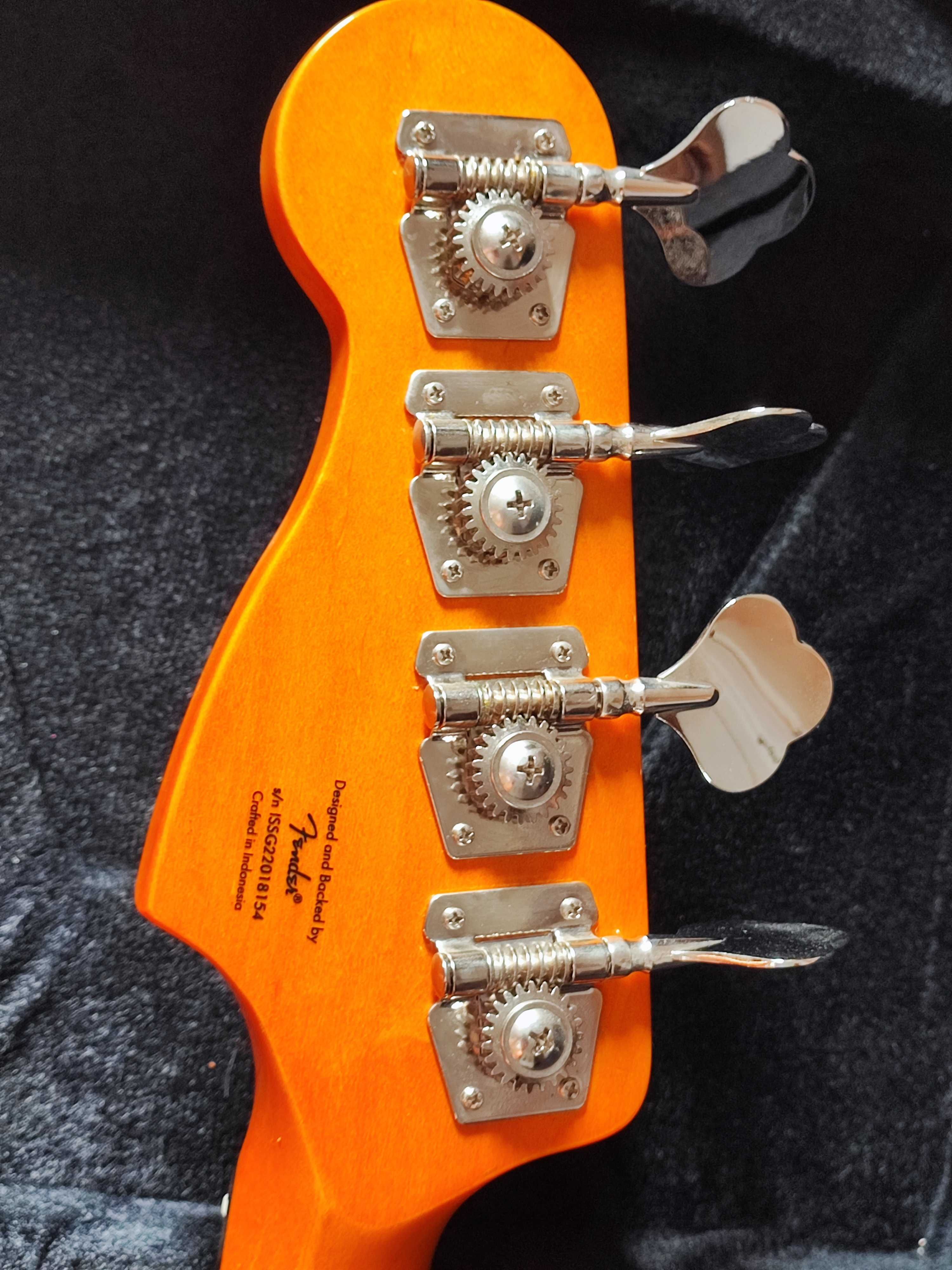 Baixo Squier by Fender CV 70s Precision Bass - Impecável!