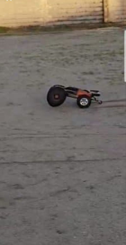 Traxxas e revo 1/10