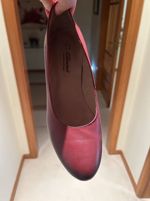 Sapatos de pele como novos