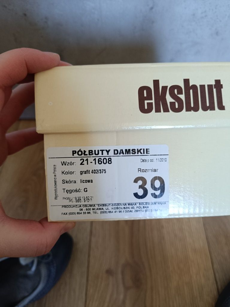 Eleganckie buty skórzane na obcasie damskie Eksbut 39