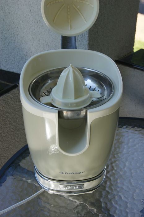 Stylowa , vintage wyciskarka do cytrusów Ariete