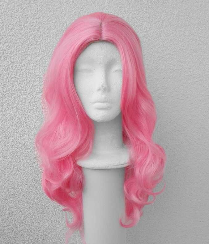 Różowa jaskrawa peruka z przedziałkiem falowana długa cosplay wig