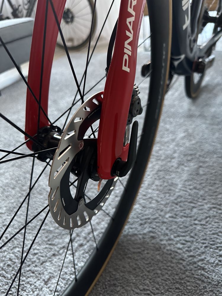 Pinarello dogma F ineos grenadiers