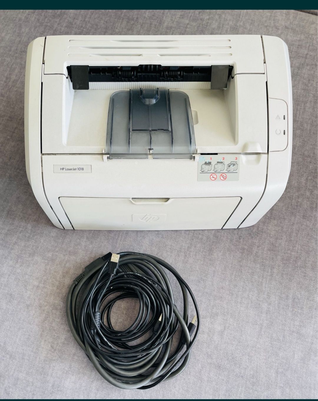 Лазерний принтер hp 1018, заправлений