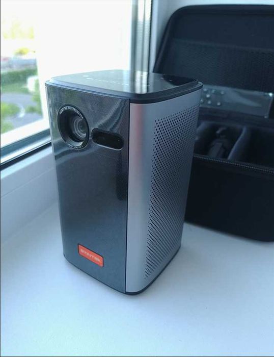 Проєктор з автофокусом / проектор Byintek P70 — для дому, новий