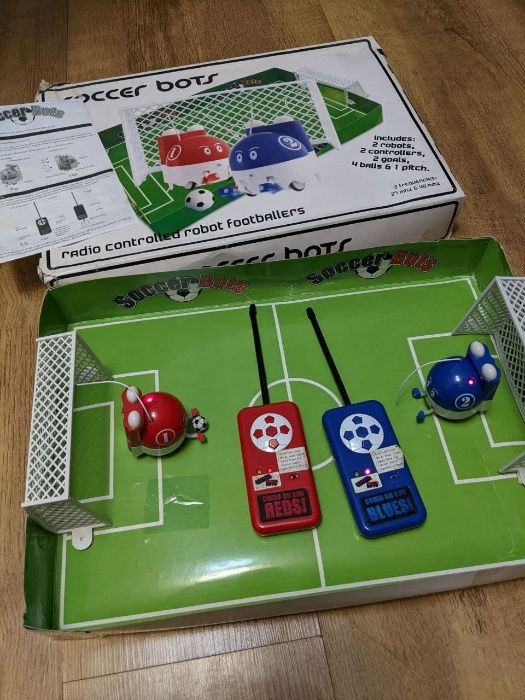 Роботы на радиоуправлении футбол Soccer Bots