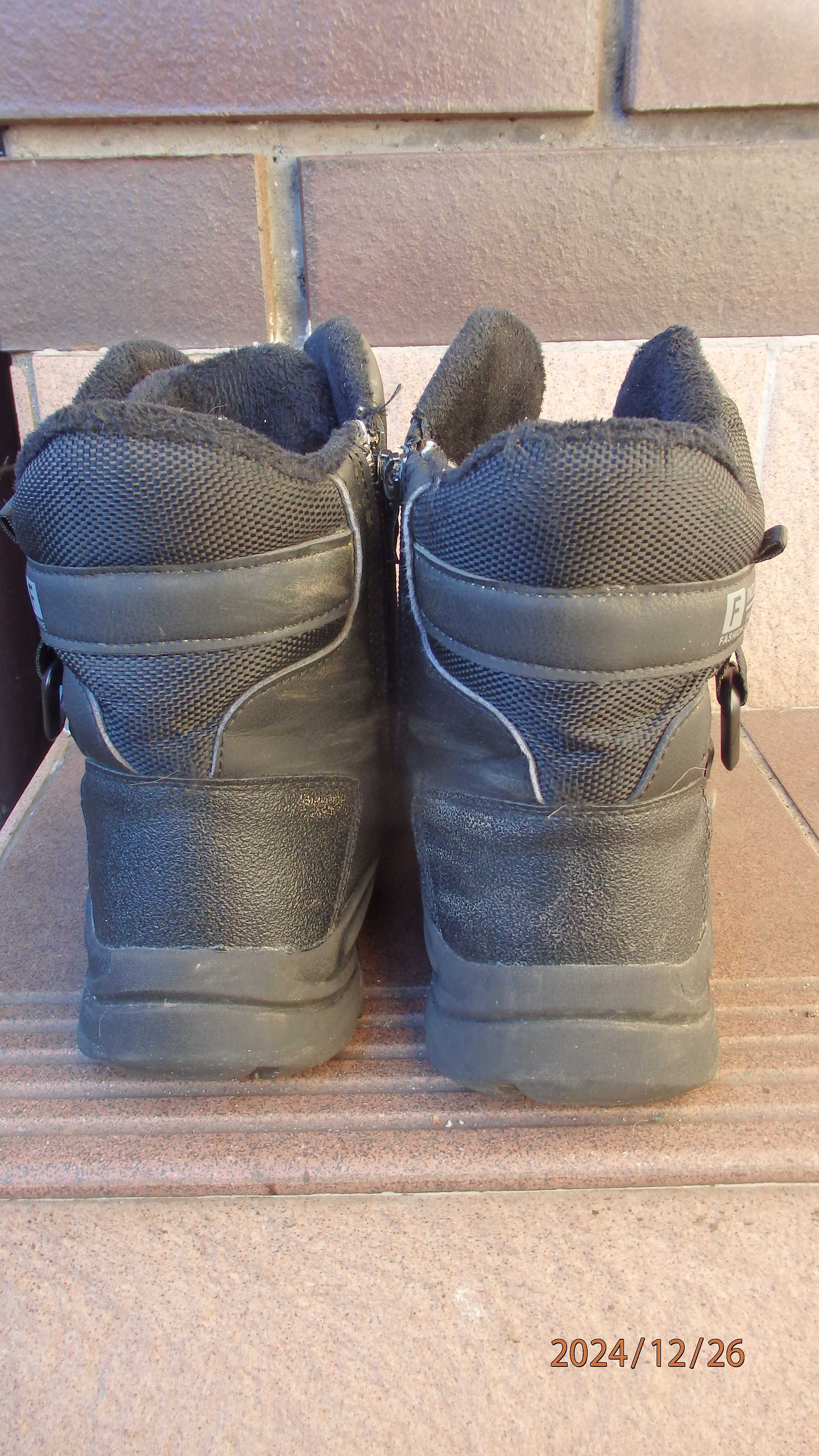 Buty zimowe wysokie Fashion rozmiar 35.
