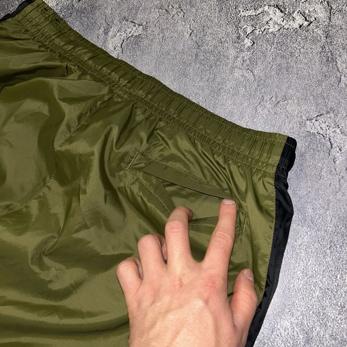 Нейлонові спортивні штани Nike, XL-розмір оригінал хакі кольору
