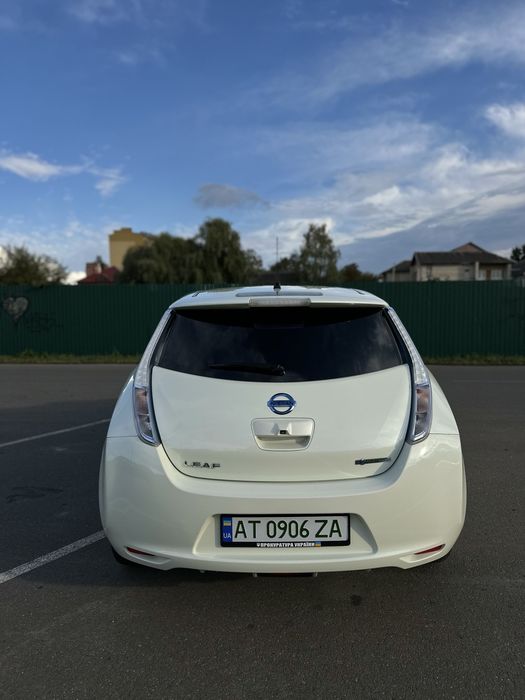 Nissan Leaf 24kw їде 110-120км 9палок! Ціна до 25.10