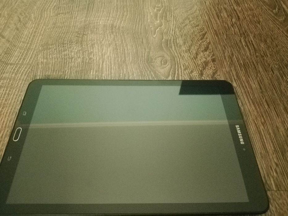 Планшет Samsung Galaxy Tab E 9.6 SM-T561 б/в