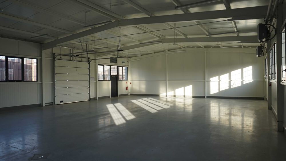 Dzierżawa hali produkcyjnej Kraków Nowa Huta Spławy 2 - 308 m2