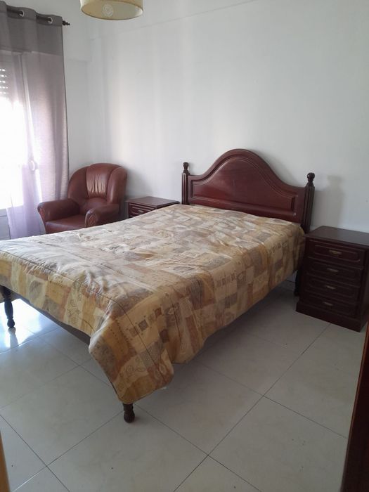 Alugo quarto na Agualva cacem  junto estação