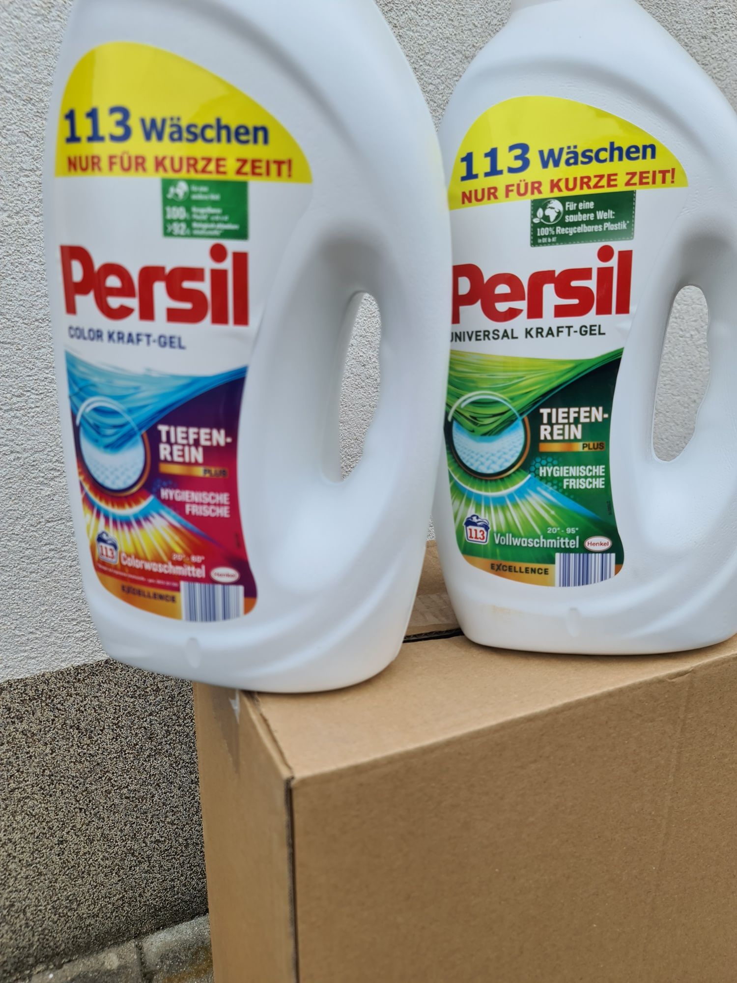 Niemiecki płyn do prania Persil do koloru lub białego. 113 prań 5.65L