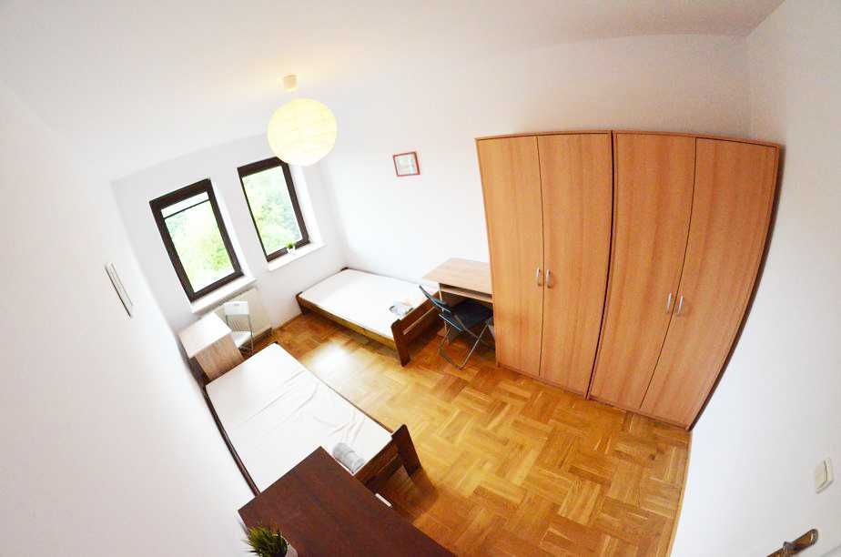 Duży pokój dla dwóch koleżanek lub jedynka VIP, Reja 12, tyły UR UJ PK