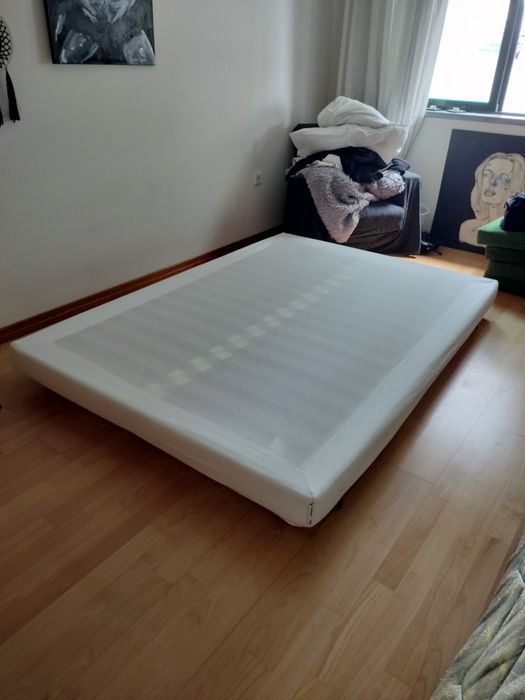 Cama Sommier de Casal com Estrado de Ripas