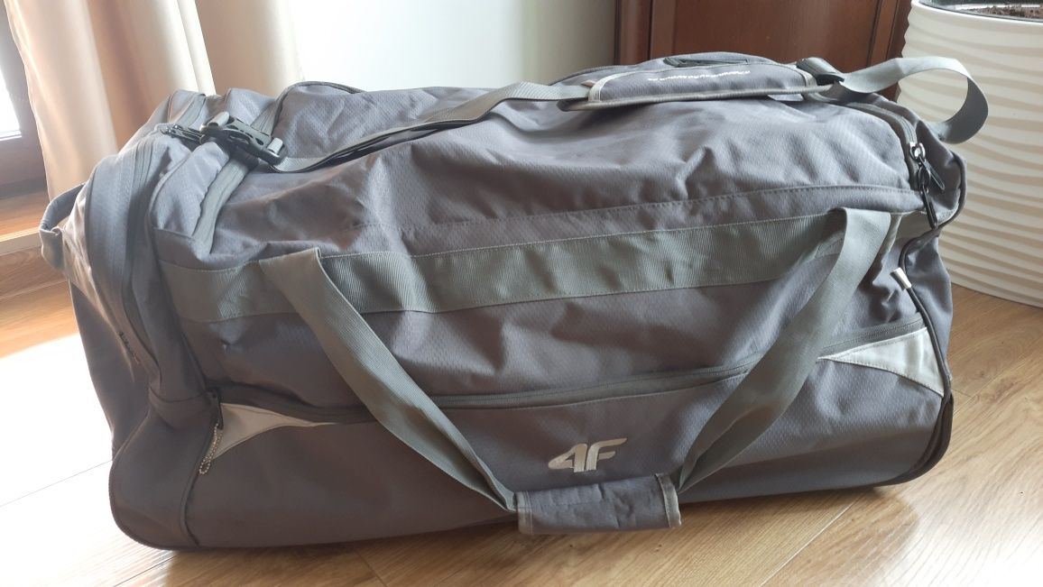Walizka torba 4f 80×40×40 duża na kółkach