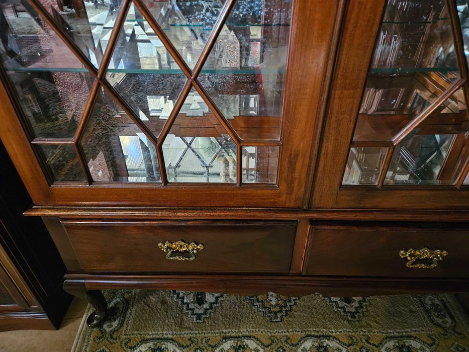 Cristaleira antiga em óptimo estado geral