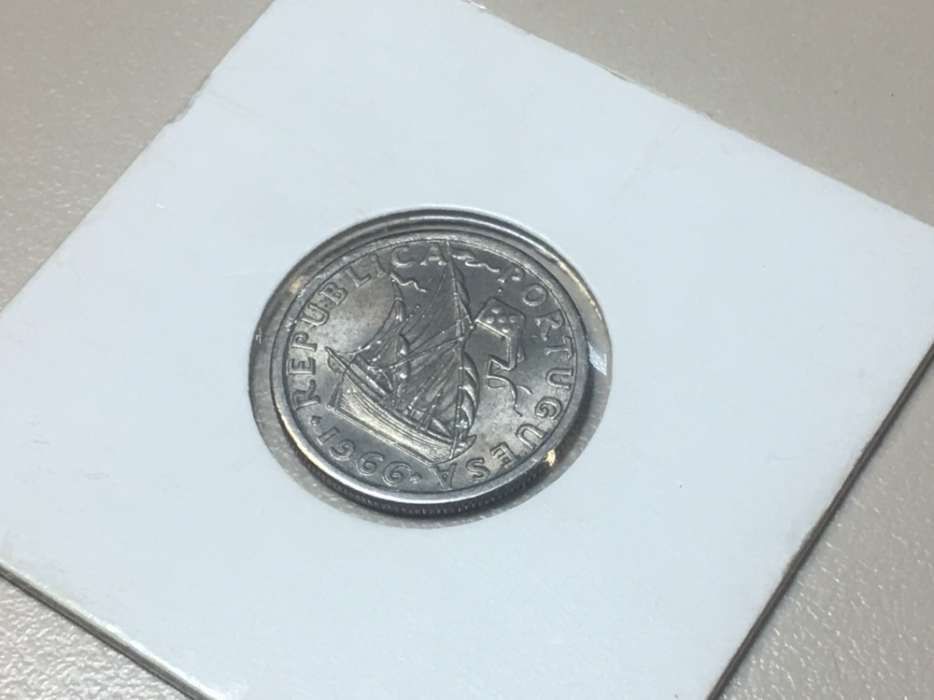Moeda Republica 2$50 1966 *Rara neste estado (#2)