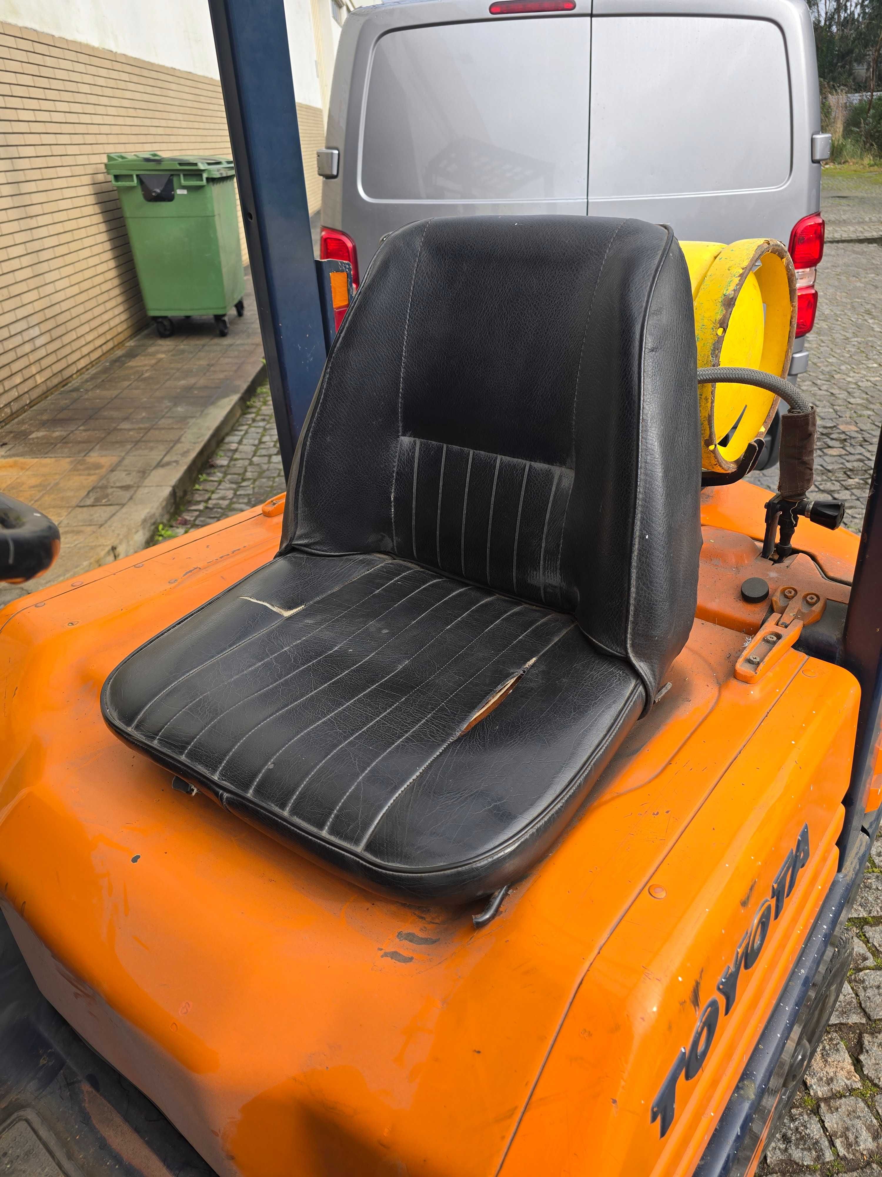 Empilhador Toyota Gás