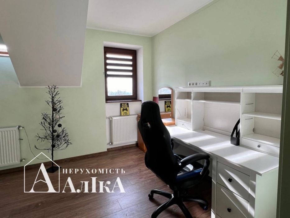 Продам будинок мрії з басейном та неймовірним видом на каньйон