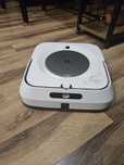Robot sprzątający Irobot Braava Jet M6, z funkcją mopa