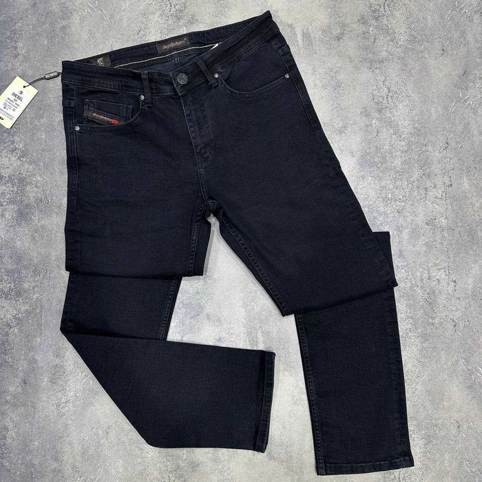 Базові чоловічі джинси DIESEL