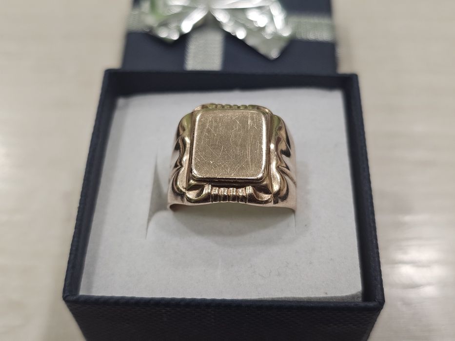 Złoty sygnet masywny i szeroki MĘSKI z LEKKIM ZDOBIENIEM PR 583