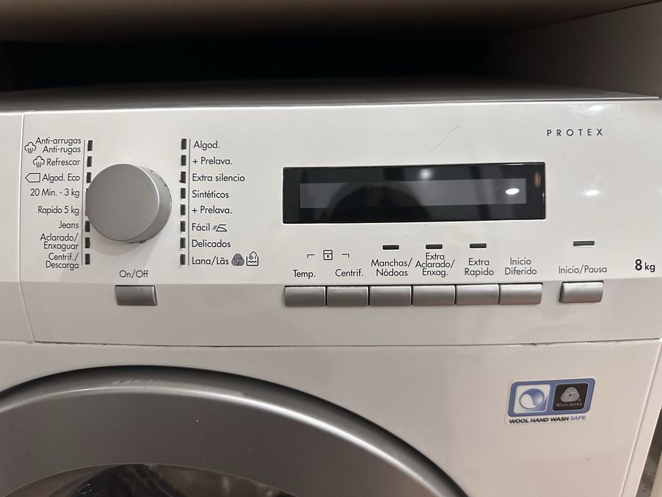 Máquina lavar roupa AEG - 8kg