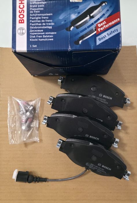 Передні гальмівні колодки фірми Bosch НОВІ